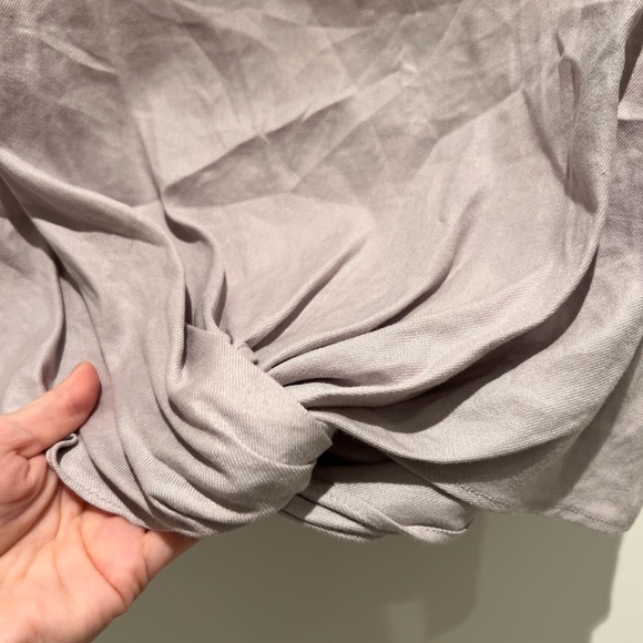 Aritzia Babaton Lavender Linen Cropped Knot front top in S - Picture 4 of 5
